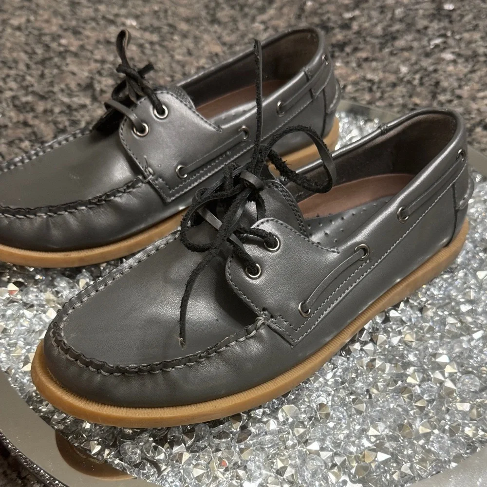 BED|STU Gray Leather Boat Shoes with Gum Sole EUC 9.5